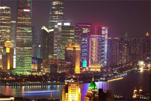 Crisis Response： The Resilience of Shanghai's Clothing Industry